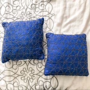 Set of 2 Decorative Pillows